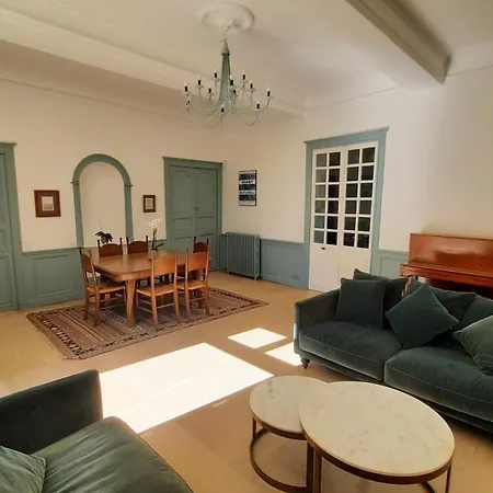 L'essongere Oda ve Kahvaltı 3*